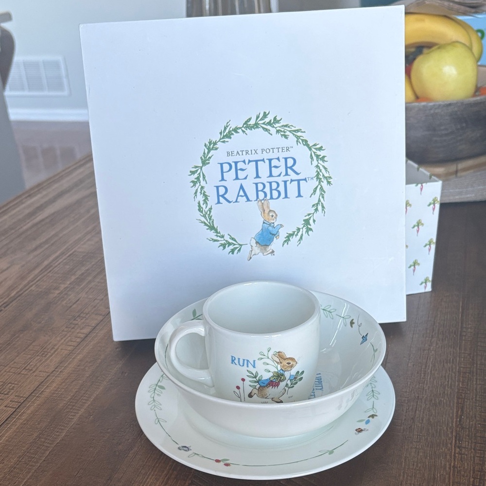 Beatrix Potter Peter Rabbit Kids Dinnerware Set - White